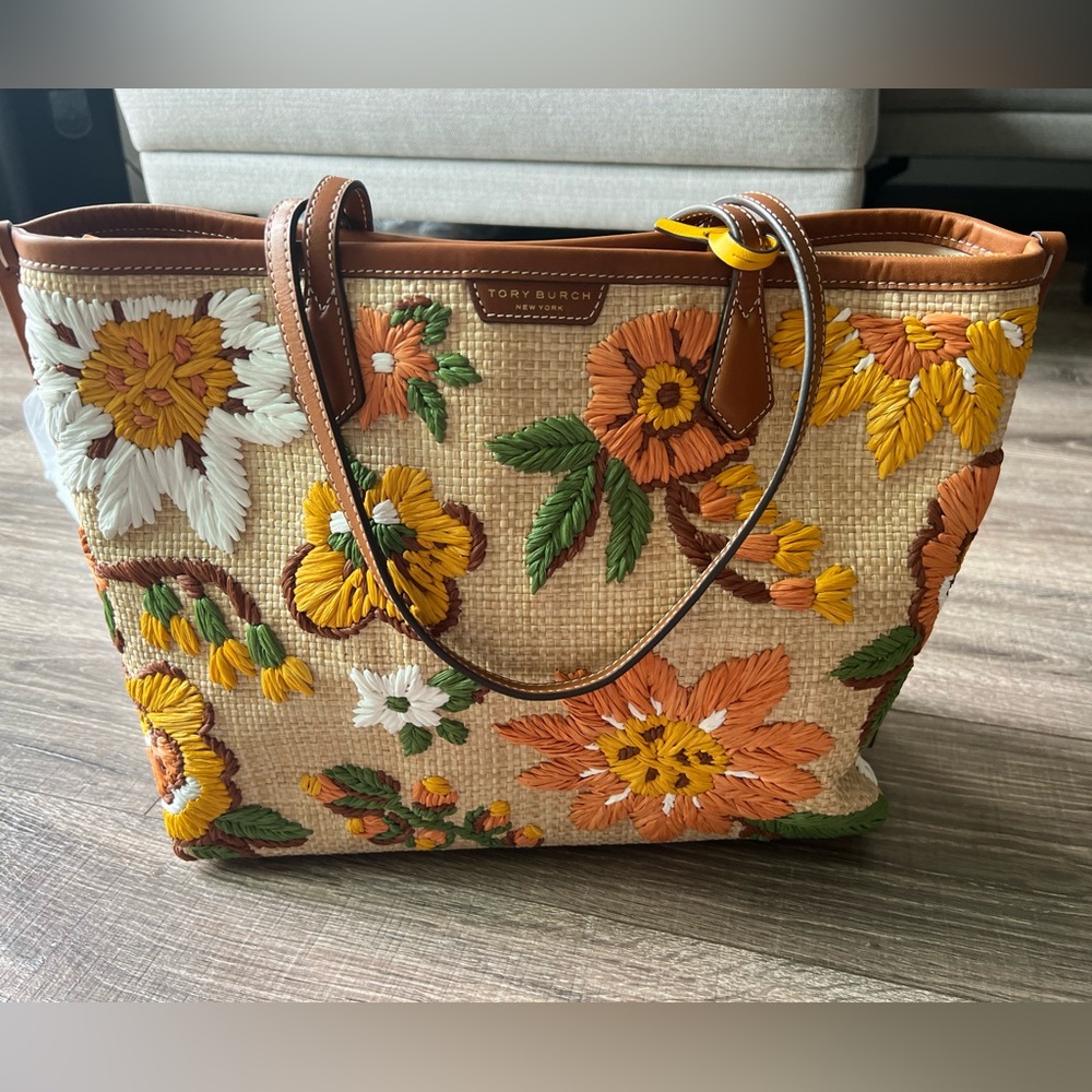 Tory Burch Perry Floral Embroidered Straw Tote Bag - Picture 4 of 11